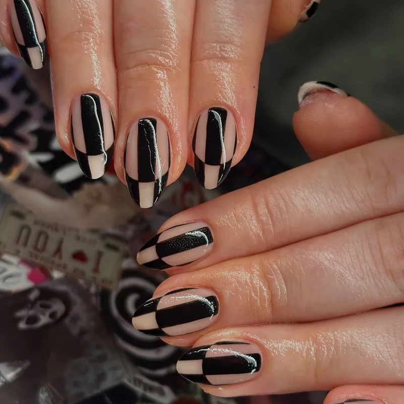 El Clifton Nails at work